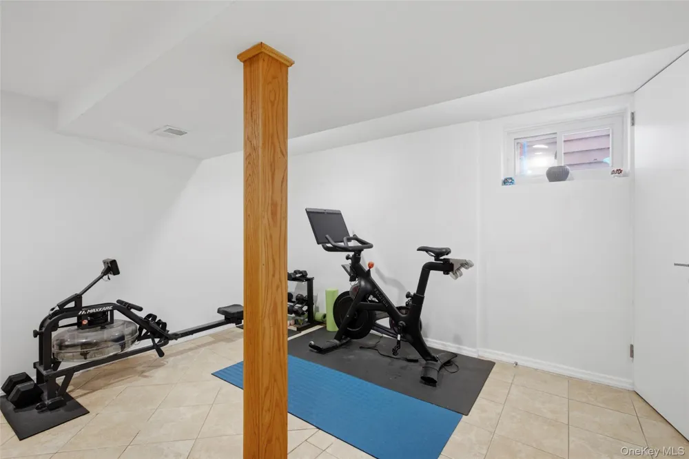 9437 133rd Avenue Ozone Park, NY 11417