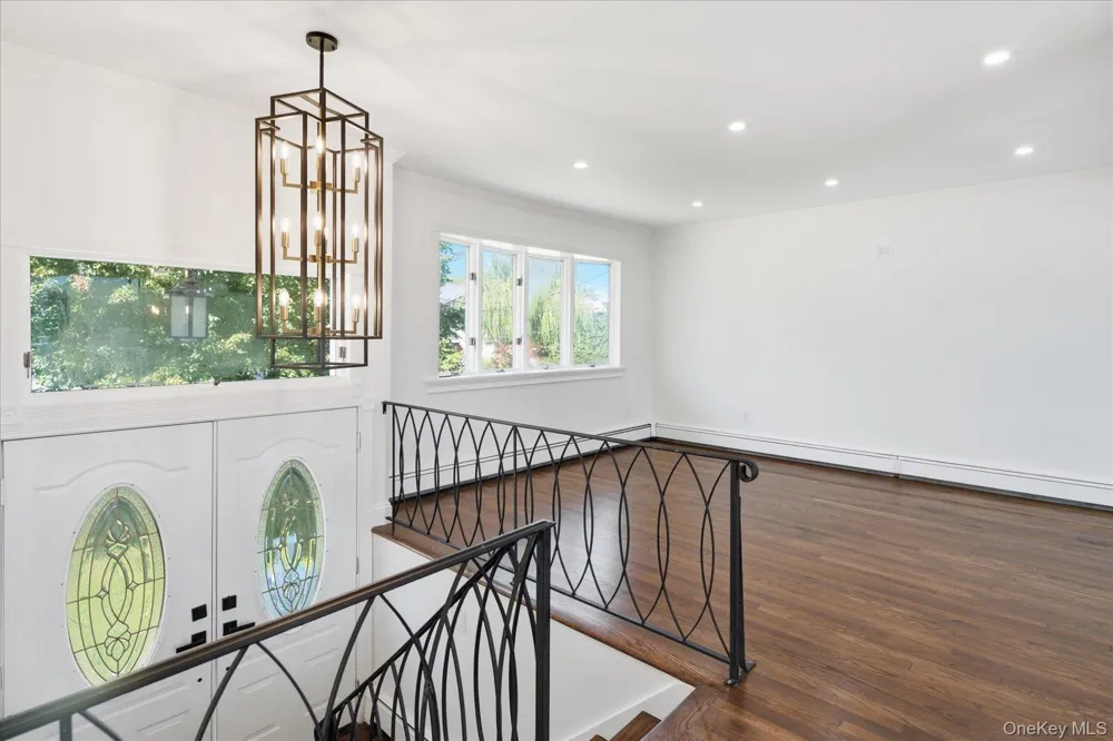 14 Garfield Place Lindenhurst, NY 11757
