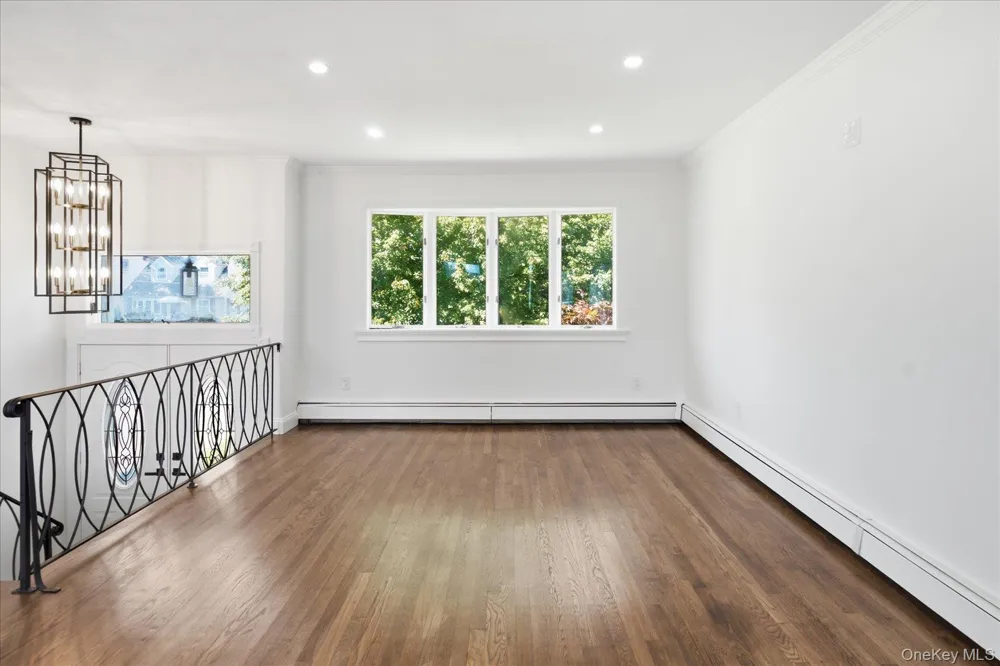 14 Garfield Place Lindenhurst, NY 11757