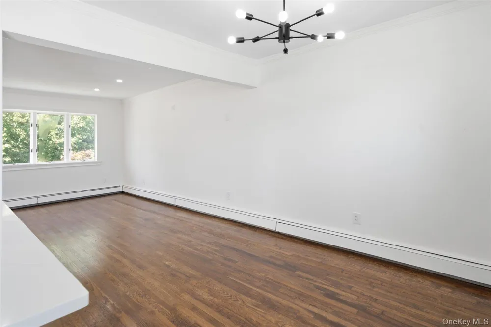 14 Garfield Place Lindenhurst, NY 11757