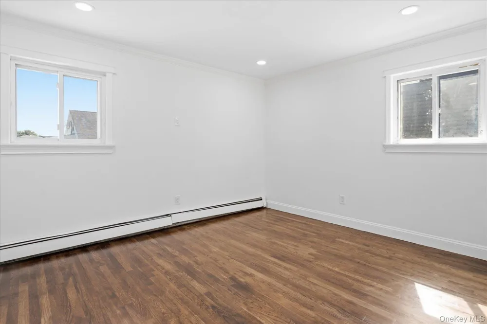 14 Garfield Place Lindenhurst, NY 11757