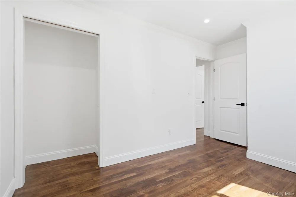 14 Garfield Place Lindenhurst, NY 11757