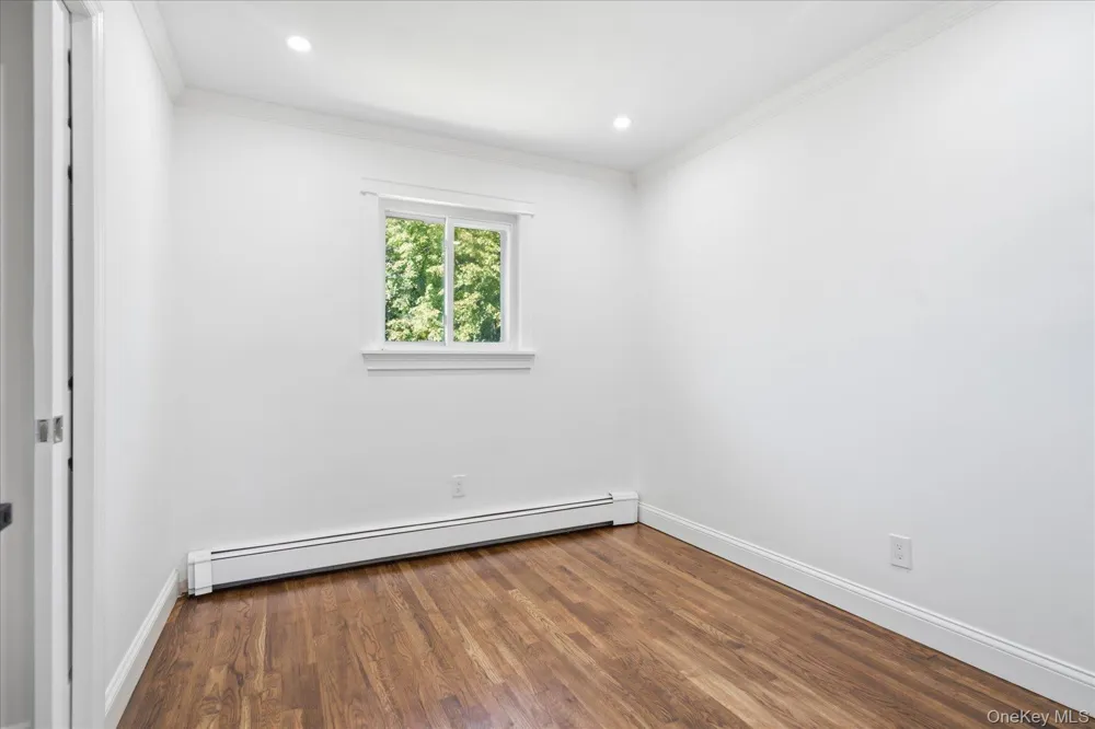 14 Garfield Place Lindenhurst, NY 11757
