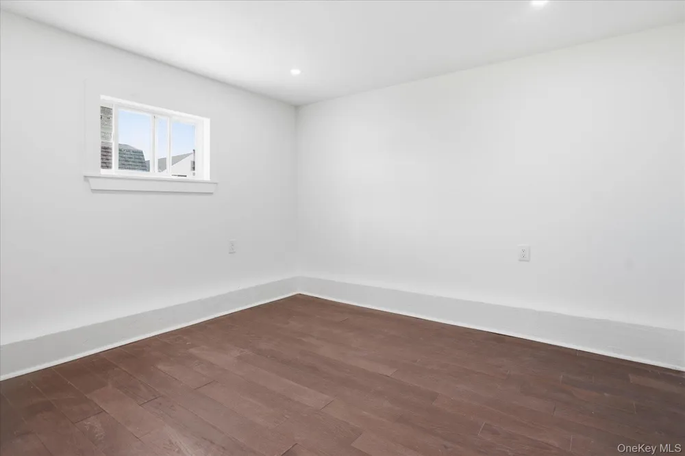 14 Garfield Place Lindenhurst, NY 11757