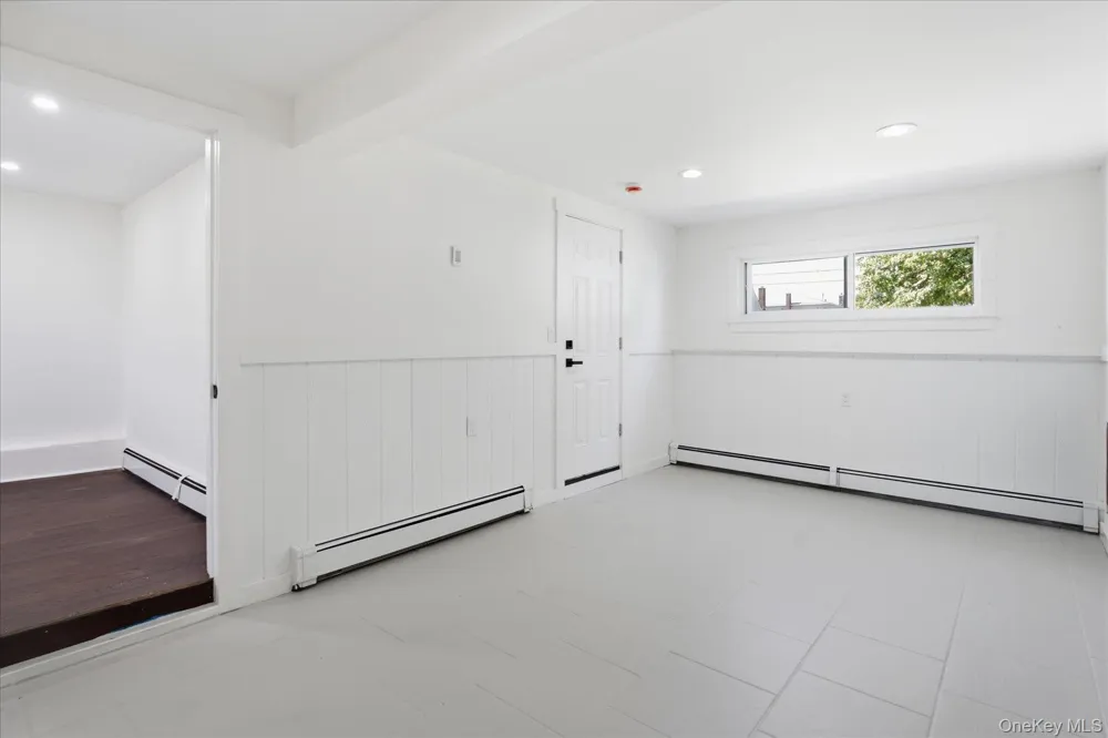14 Garfield Place Lindenhurst, NY 11757