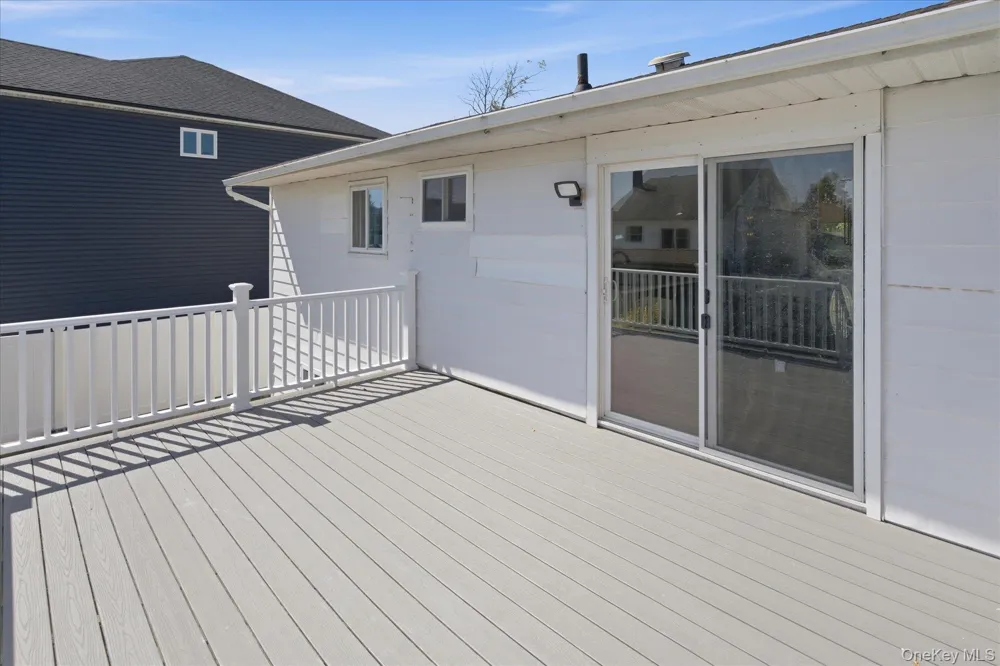 14 Garfield Place Lindenhurst, NY 11757