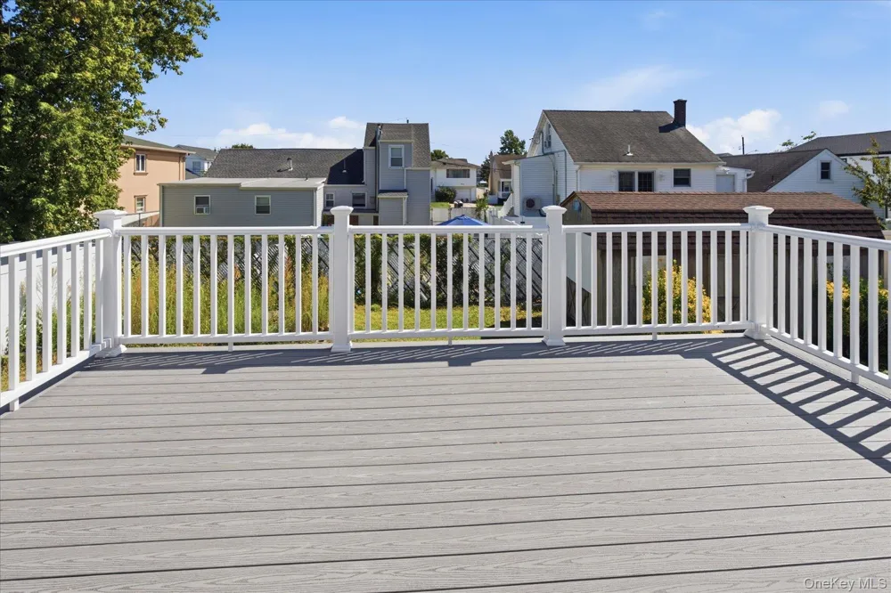 14 Garfield Place Lindenhurst, NY 11757