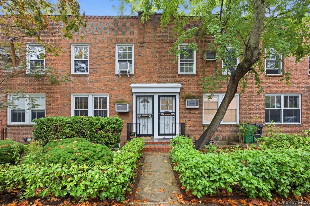 39-27 49th Street Sunnyside, NY 11104