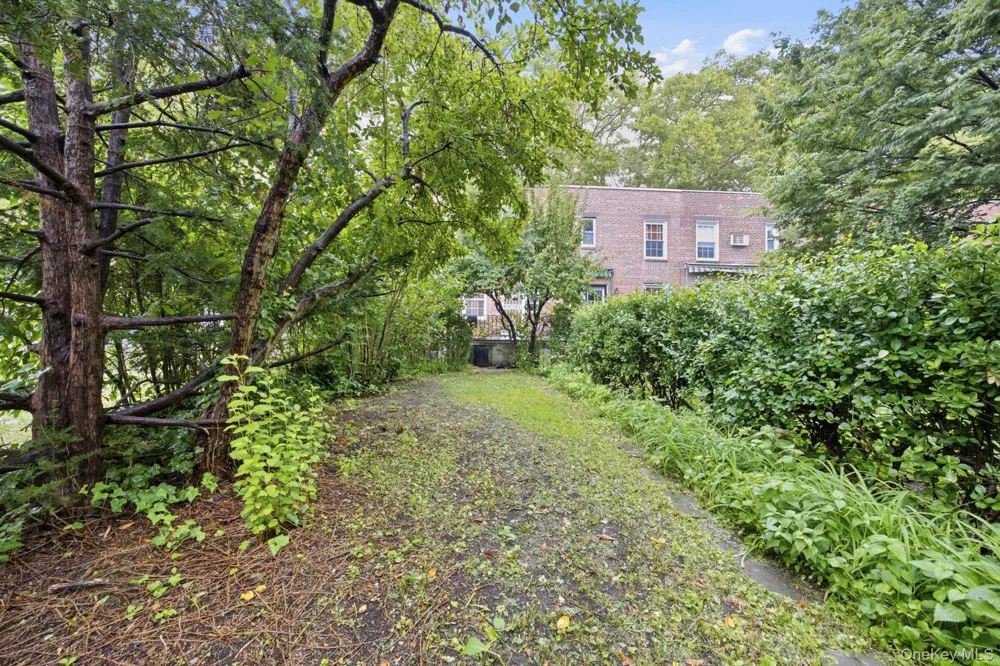 39-27 49th Street Sunnyside, NY 11104