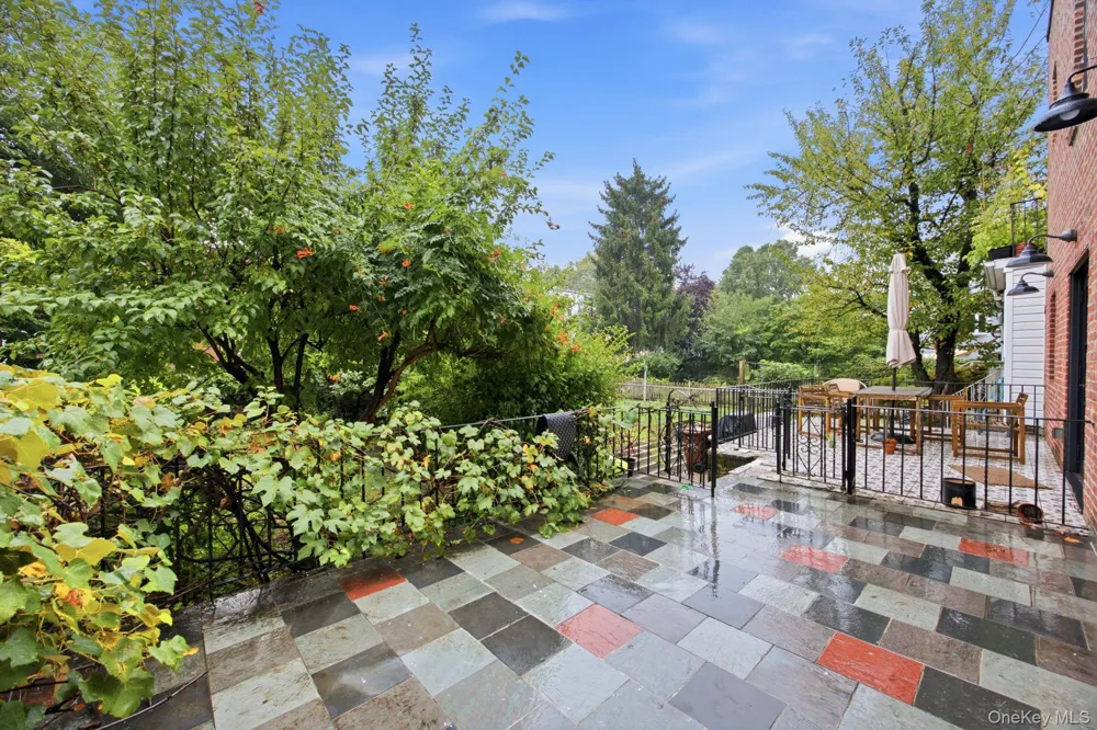 39-27 49th Street Sunnyside, NY 11104