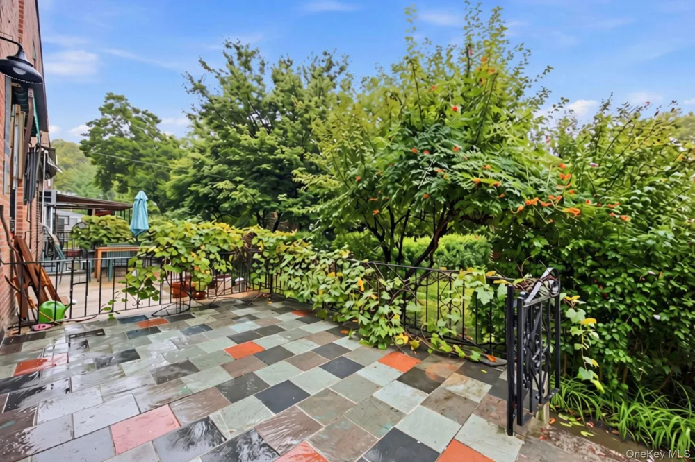 39-27 49th Street Sunnyside, NY 11104
