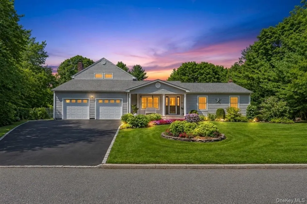 29 Niewood Drive Ridge, NY 11961
