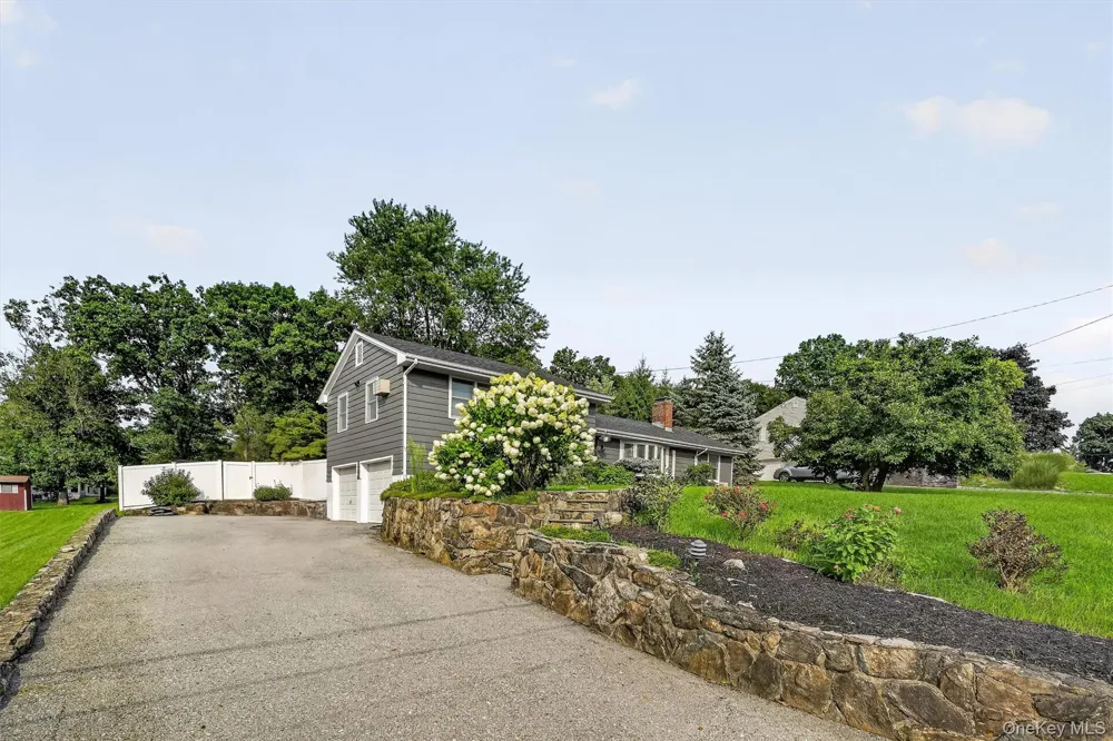 46 High Acres Drive Poughkeepsie, NY 12603