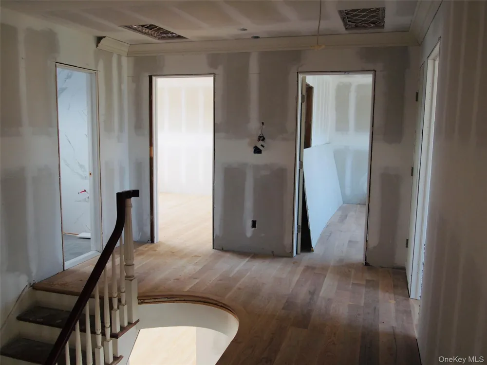2 Skylark Road Massapequa Park, NY 11762