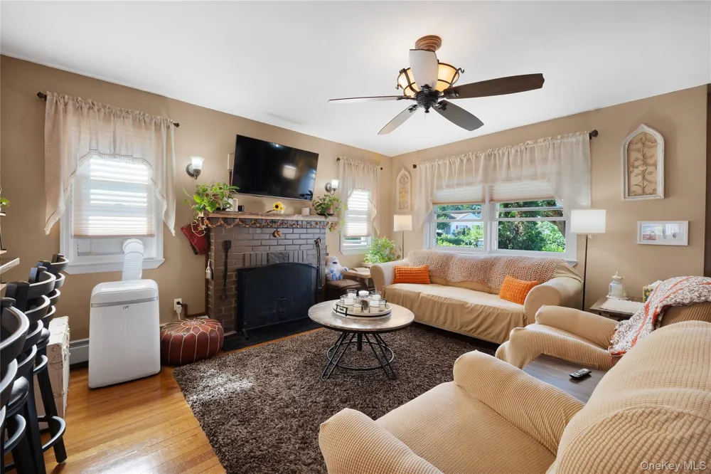 733 9th Street West Babylon, NY 11704