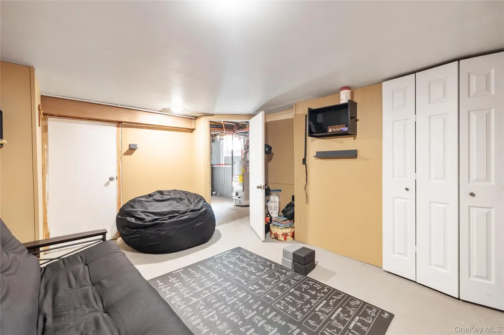 733 9th Street West Babylon, NY 11704