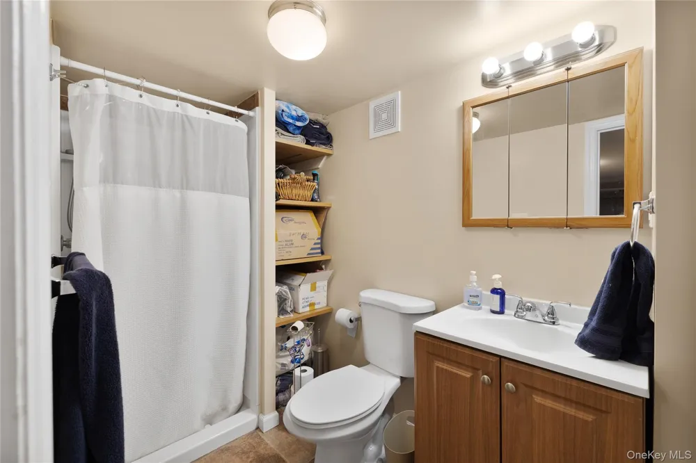 733 9th Street West Babylon, NY 11704