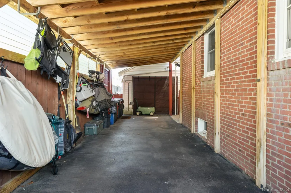 733 9th Street West Babylon, NY 11704