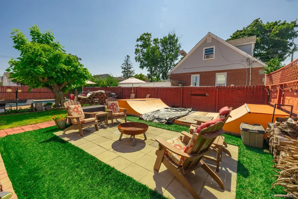 733 9th Street West Babylon, NY 11704