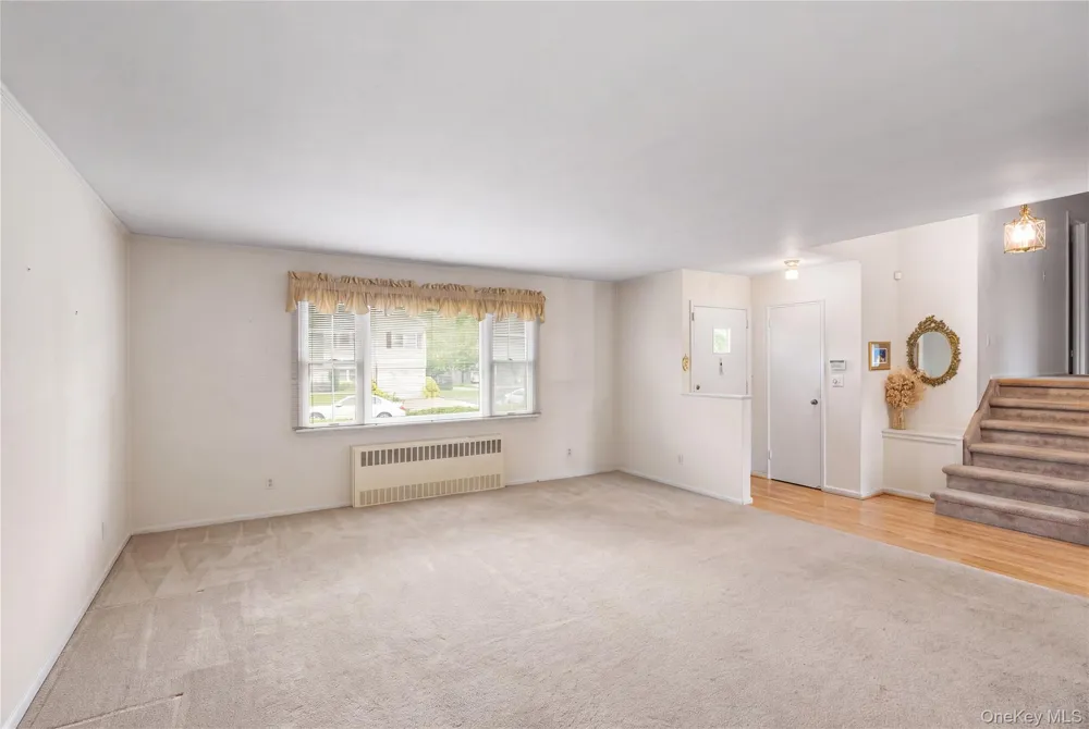7 Barby Lane Plainview, NY 11803