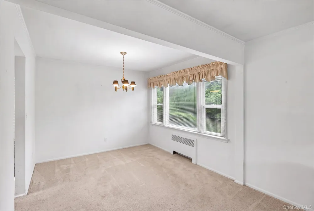 7 Barby Lane Plainview, NY 11803