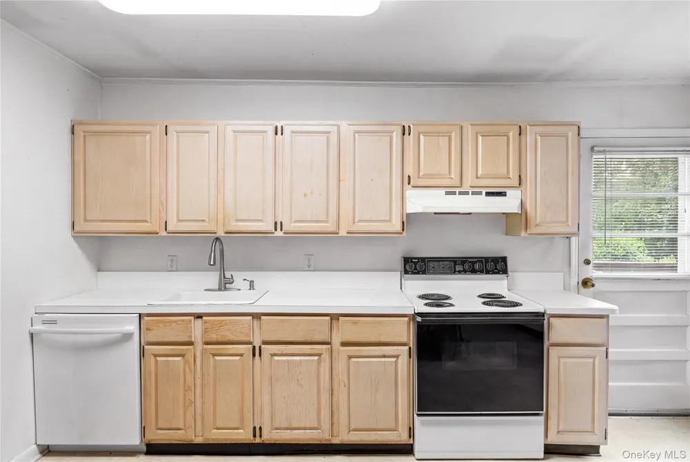 7 Barby Lane Plainview, NY 11803