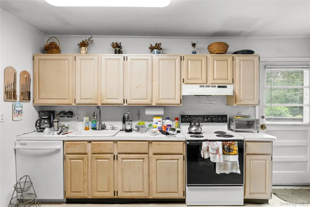 7 Barby Lane Plainview, NY 11803