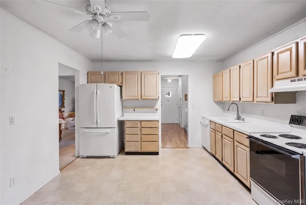 7 Barby Lane Plainview, NY 11803
