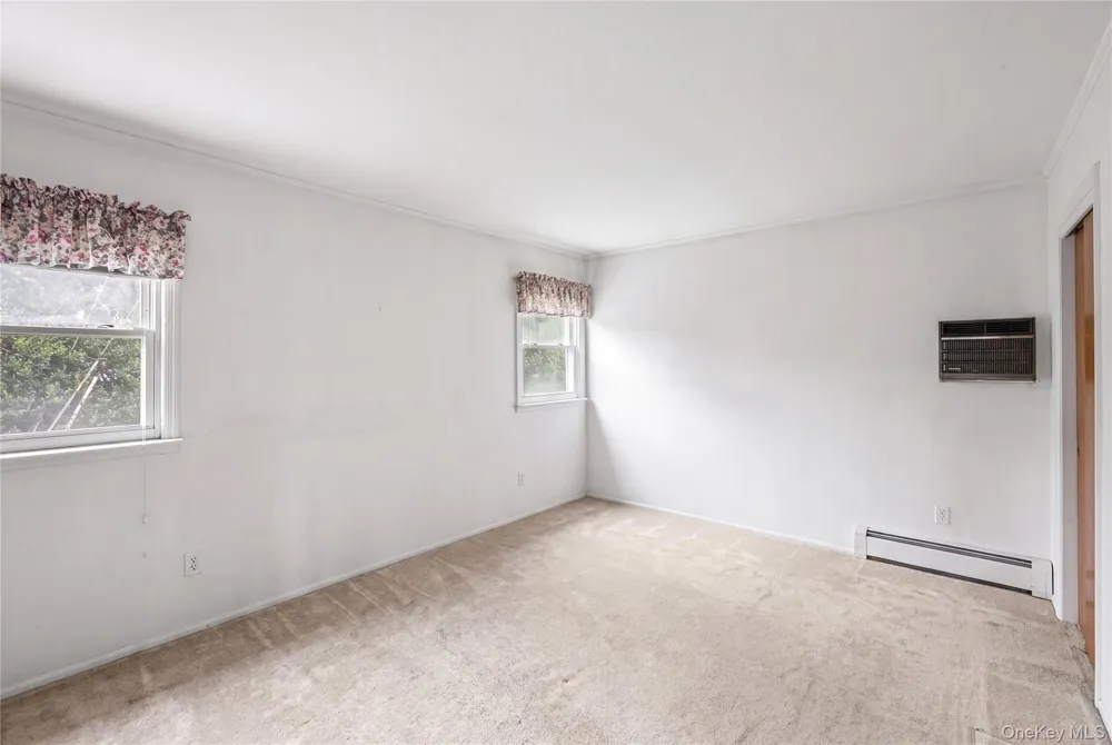 7 Barby Lane Plainview, NY 11803