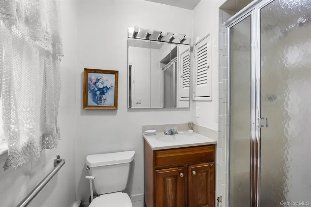 7 Barby Lane Plainview, NY 11803