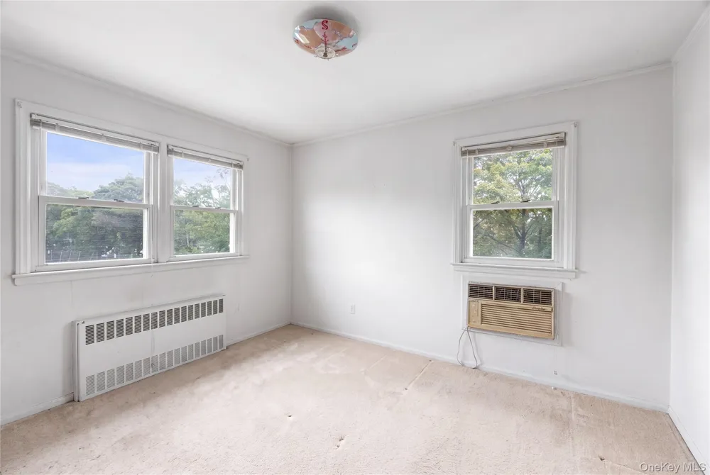 7 Barby Lane Plainview, NY 11803