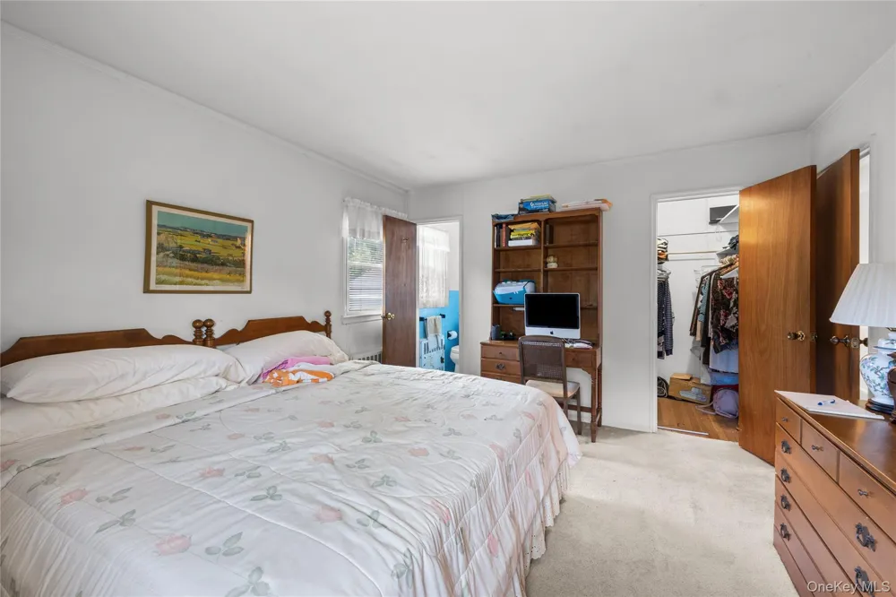 7 Barby Lane Plainview, NY 11803