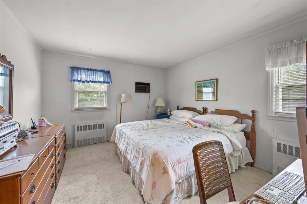 7 Barby Lane Plainview, NY 11803