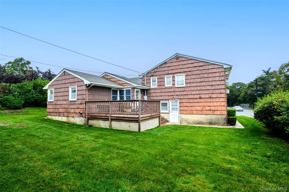 7 Barby Lane Plainview, NY 11803