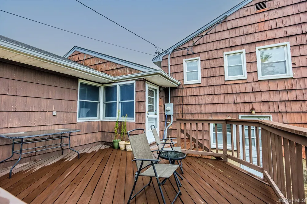 7 Barby Lane Plainview, NY 11803