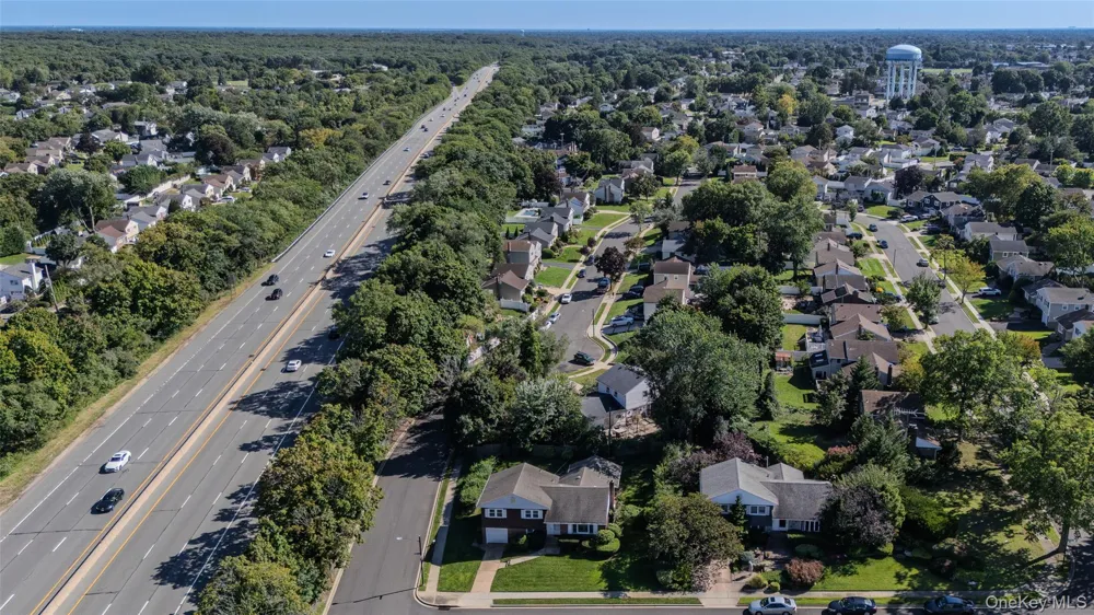 7 Barby Lane Plainview, NY 11803
