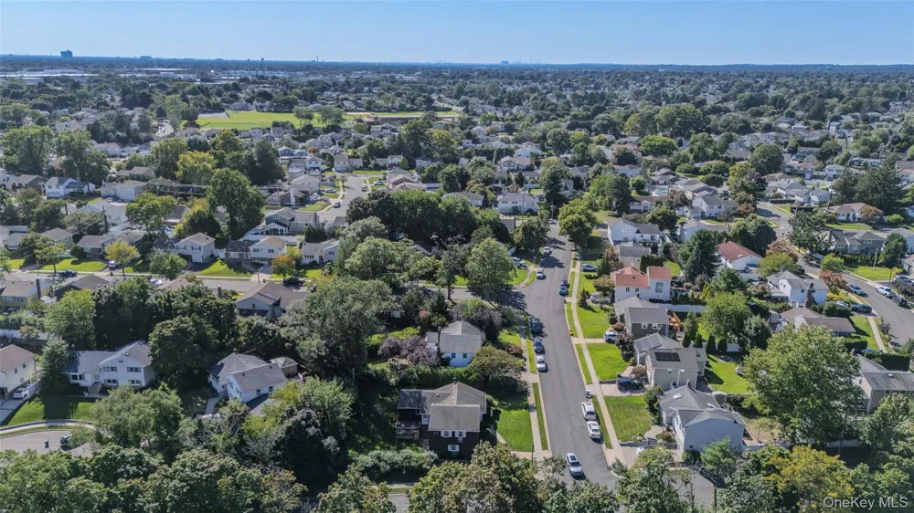 7 Barby Lane Plainview, NY 11803
