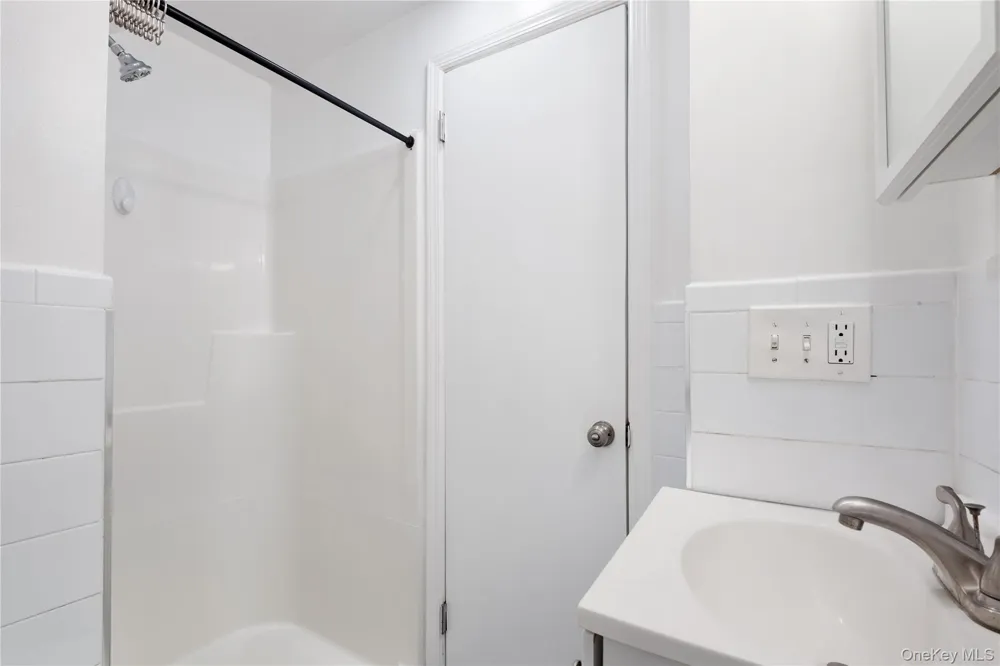 44 Robertson Avenue White Plains, NY 10606