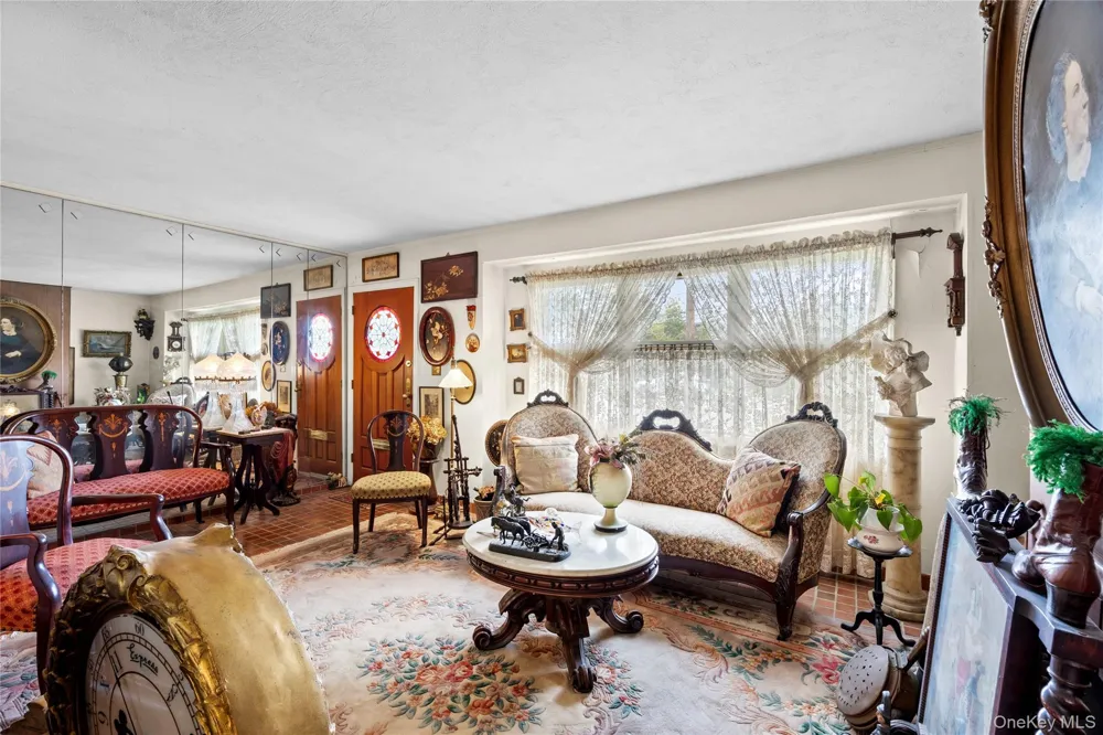 822 Peninsula Boulevard Woodmere, NY 11598