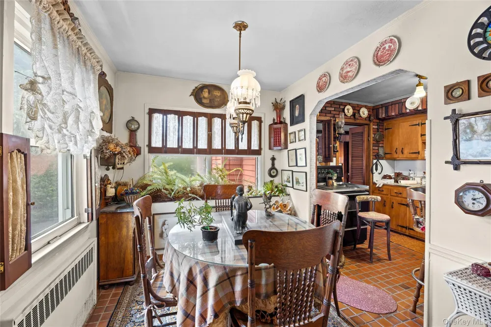 822 Peninsula Boulevard Woodmere, NY 11598