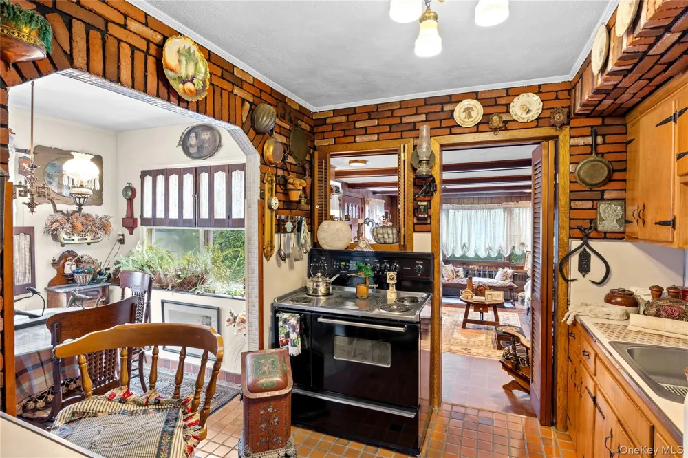 822 Peninsula Boulevard Woodmere, NY 11598