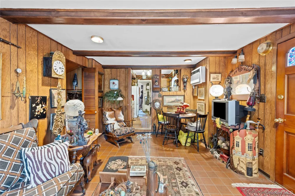 822 Peninsula Boulevard Woodmere, NY 11598