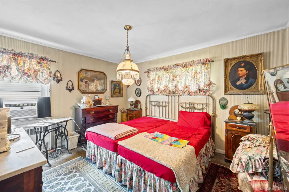 822 Peninsula Boulevard Woodmere, NY 11598