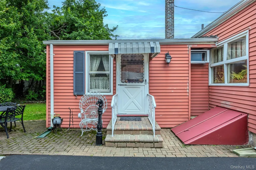 822 Peninsula Boulevard Woodmere, NY 11598