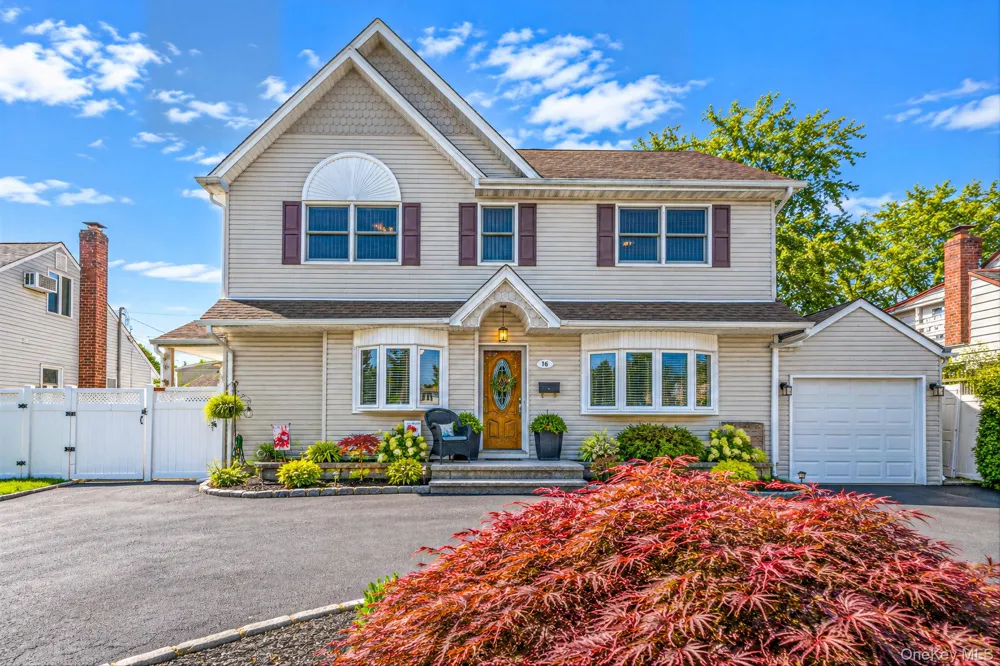 16 Salem Road Hicksville, NY 11801