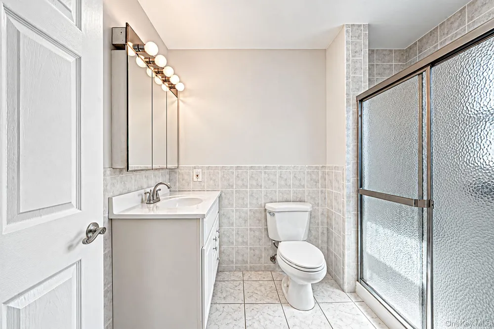 16 Salem Road Hicksville, NY 11801