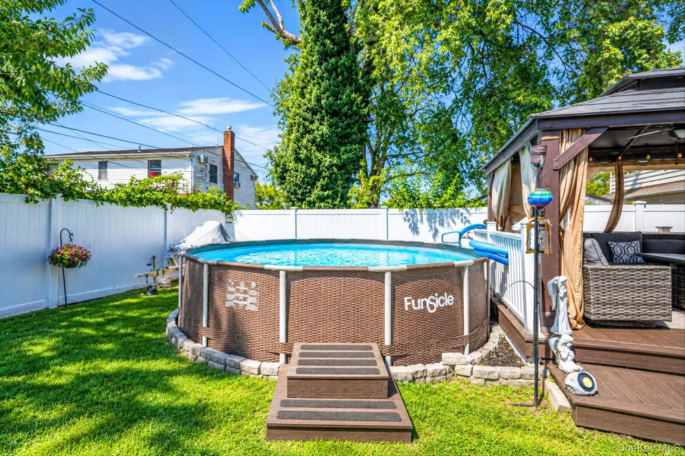 16 Salem Road Hicksville, NY 11801