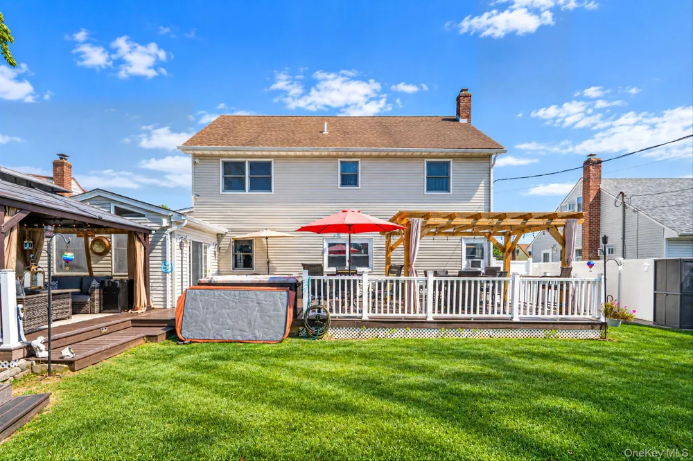 16 Salem Road Hicksville, NY 11801
