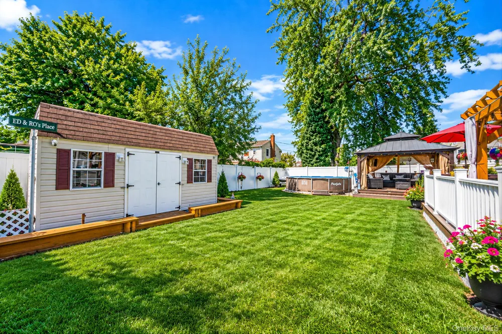 16 Salem Road Hicksville, NY 11801