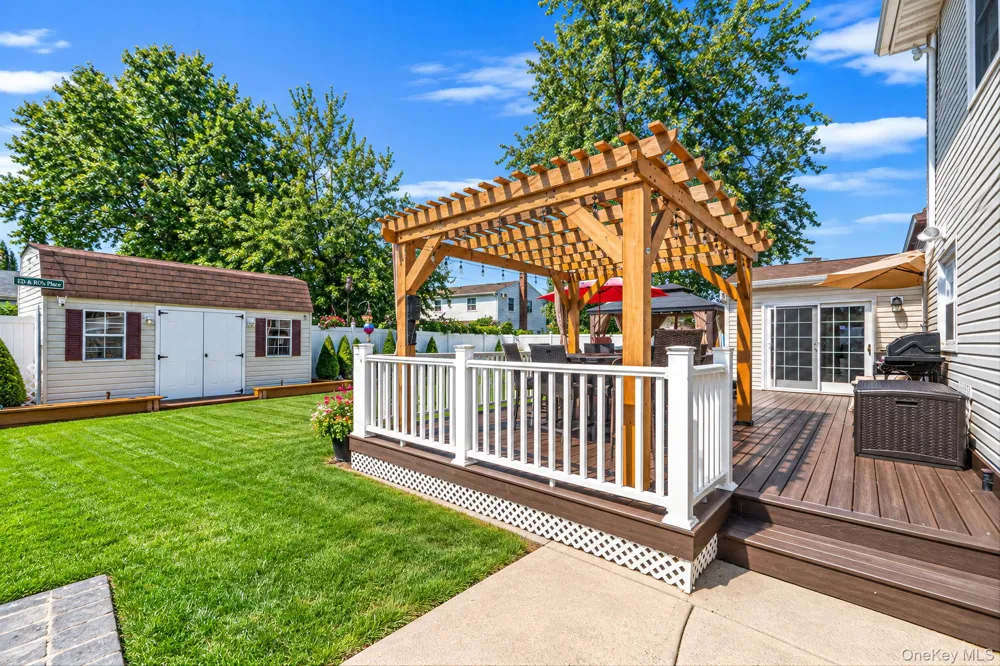 16 Salem Road Hicksville, NY 11801